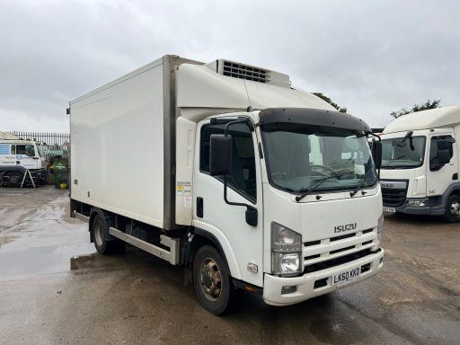 2011 Isuzu Forward Refrigerated Box c/w tail lift 