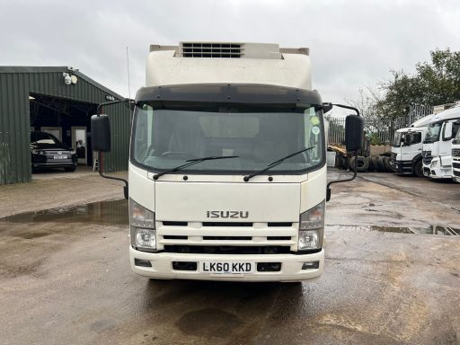 2011 Isuzu Forward Refrigerated Box c/w tail lift 