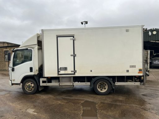 2011 Isuzu Forward Refrigerated Box c/w tail lift 